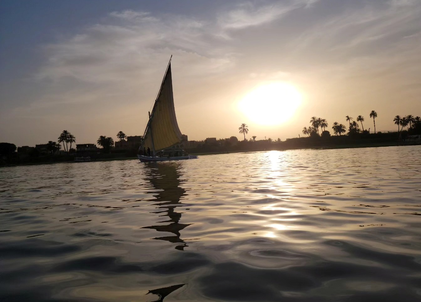 رحلات المراكب الشرعية سحر خاص فى نهر النيل