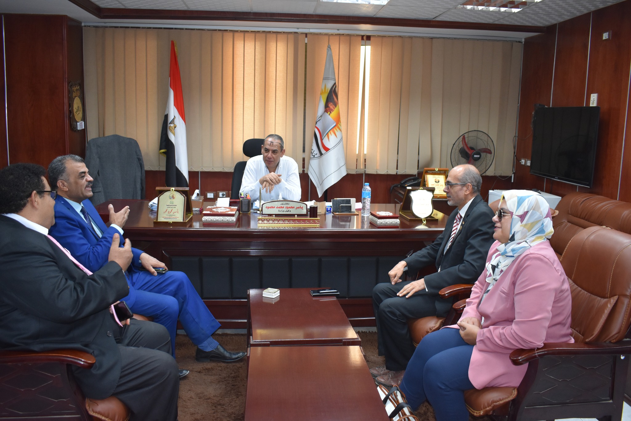 الوفد بمكتب وكيل وزارة التربية والتعليم بسوهاج الوفد بمكتب وكيل وزارة التربية والتعليم بسوهاج