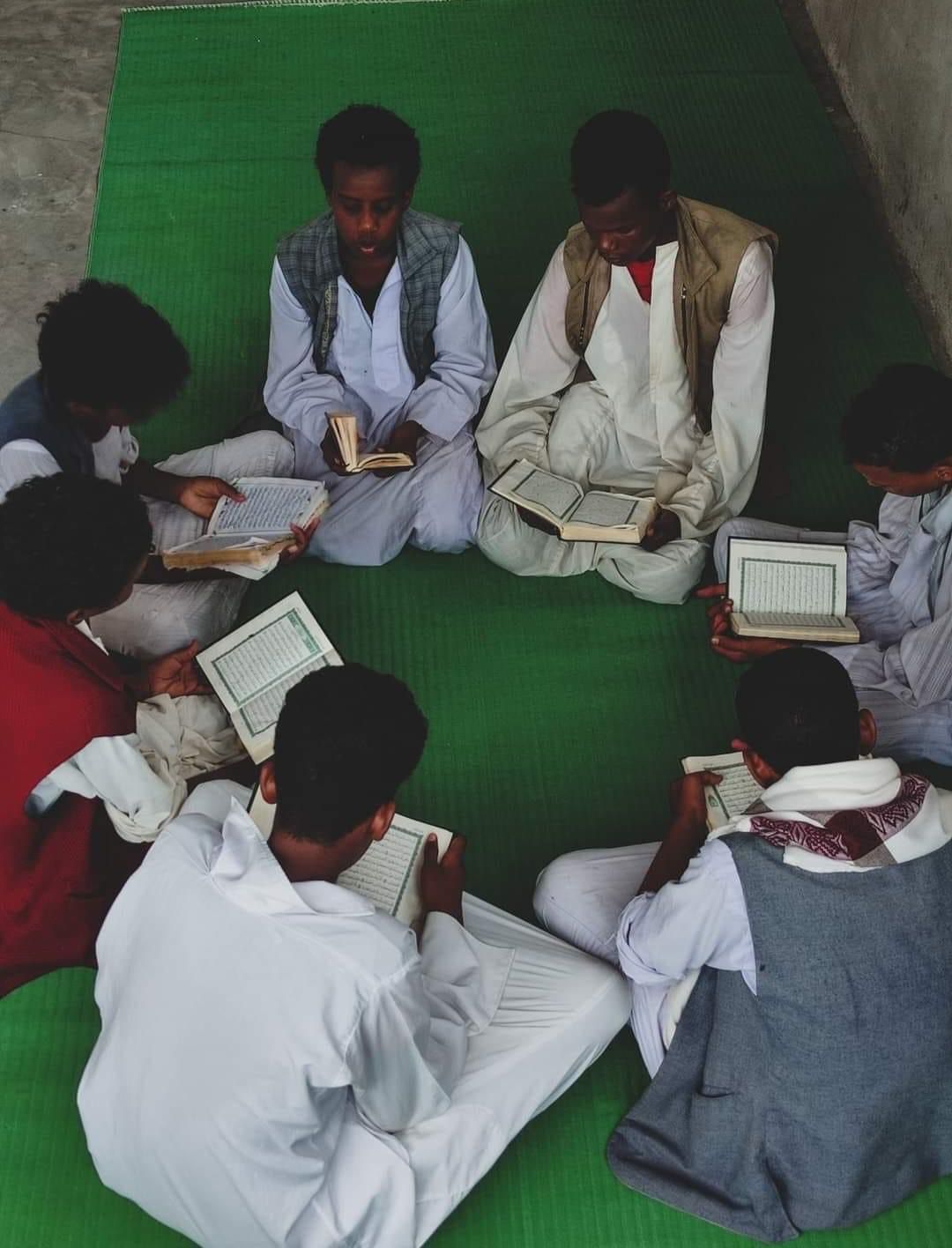 حلقات تعليم القرآن الكريم فى الشلاتين 