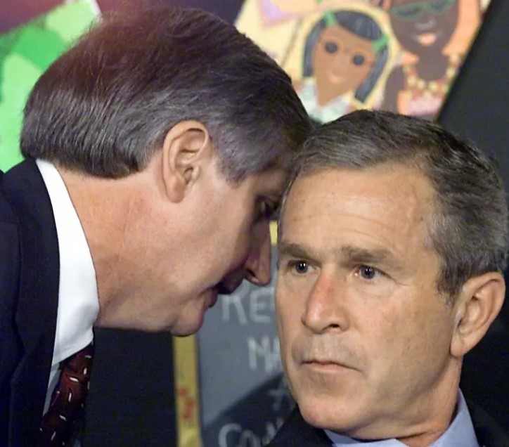 لحظة ابلاغ الرئيس جورج بوش بالهجمات