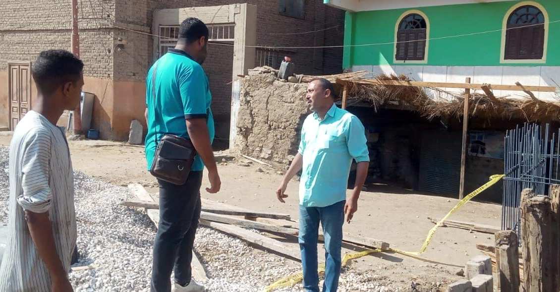 متابعة أعمال الصرف الصحي بخط الطرد بقرية كومير