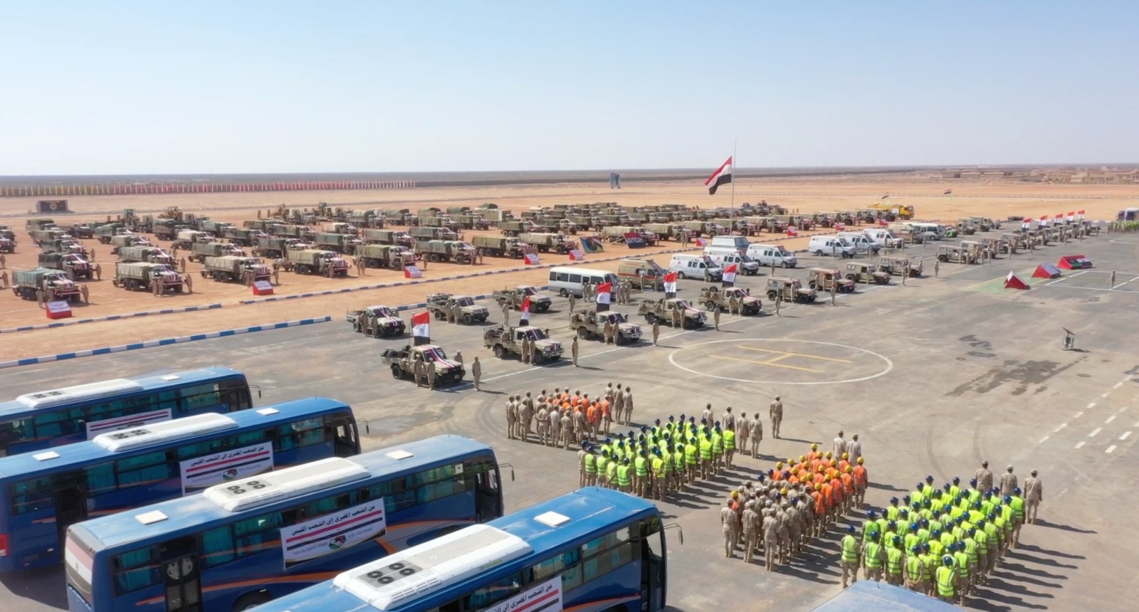 مصر تقدم مئات الأطنان من المساعدات الإنسانية والمعدات للشعب الليبى برا وبحرا (11)