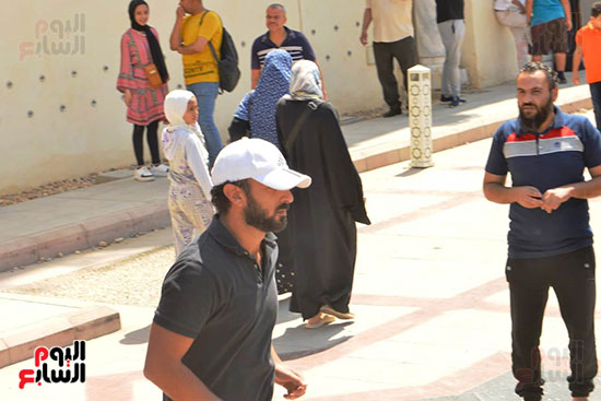 تشييع جنازة والد الفنان محمد مهران (21)