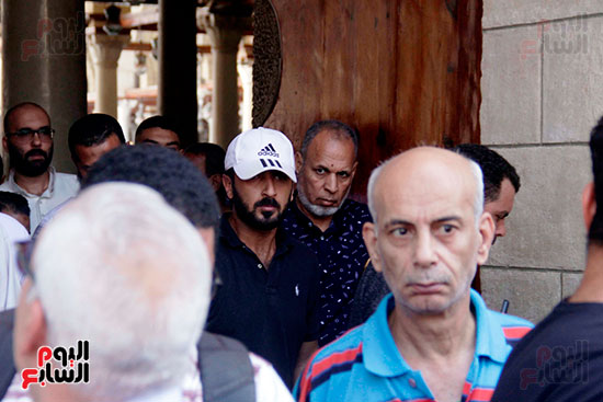تشييع جنازة والد الفنان محمد مهران (8)