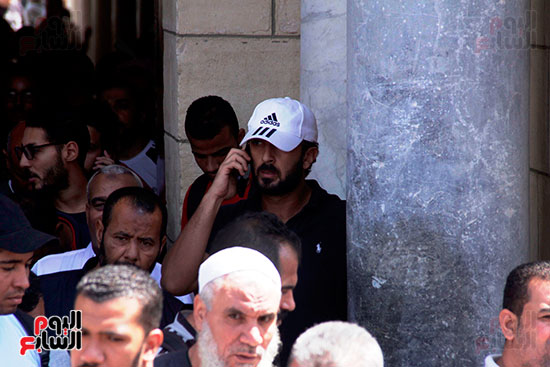 تشييع جنازة والد الفنان محمد مهران (5)