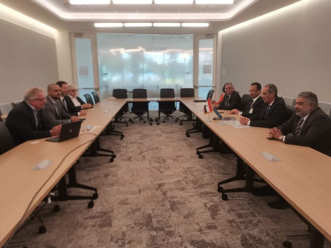 اجتماع وزير الاتصالات مع شركة أمريكية لعرض فرص الاستثمار بمصر