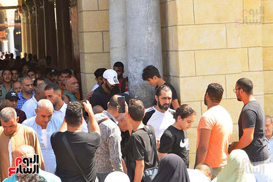 تشييع جنازة والد الفنان محمد مهران (28)