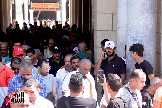 تشييع جنازة والد الفنان محمد مهران (7)