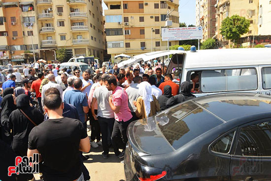 تشييع جنازة والد الفنان محمد مهران (35)