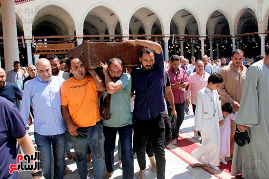 تشييع جنازة والد الفنان محمد مهران (1)