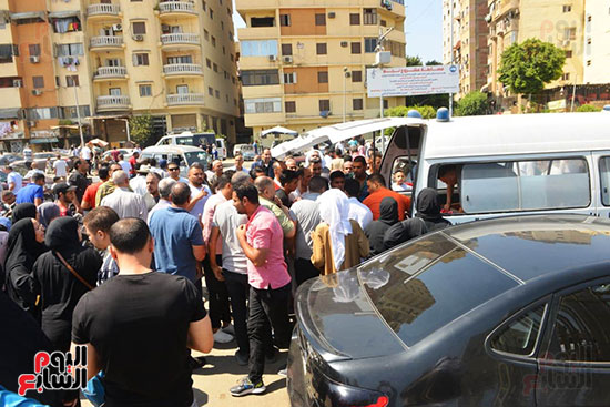 تشييع جنازة والد الفنان محمد مهران (31)