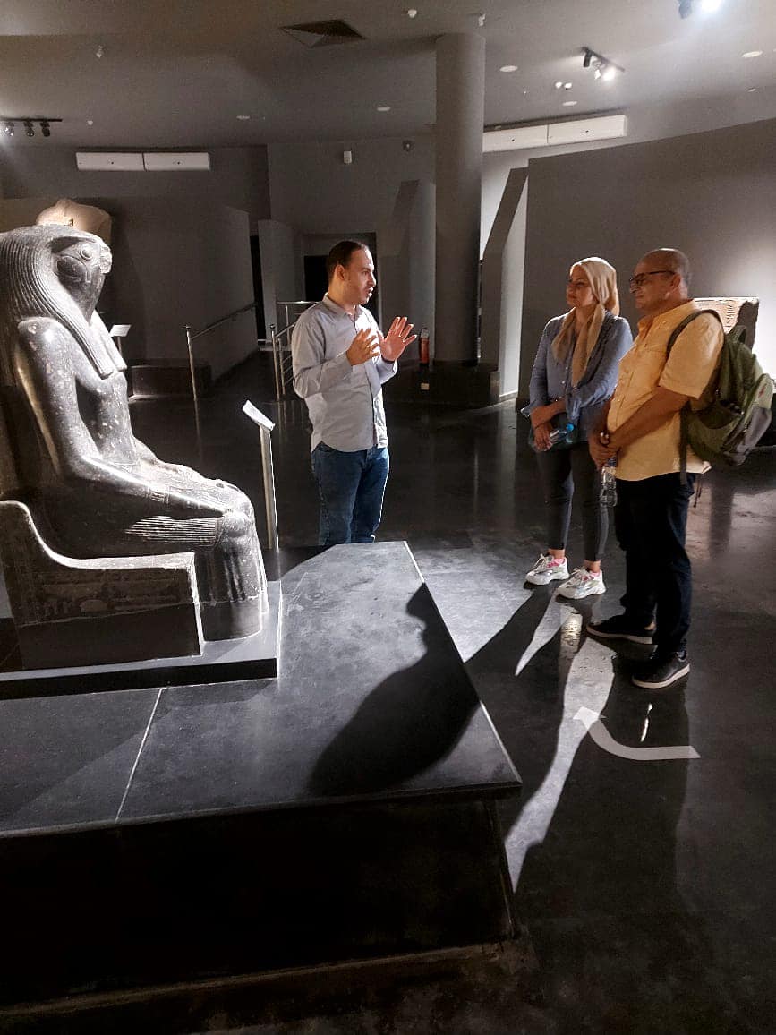 جانب من الزيارات اليومية والجولات الإرشادية بمتحف كفر الشيخ.