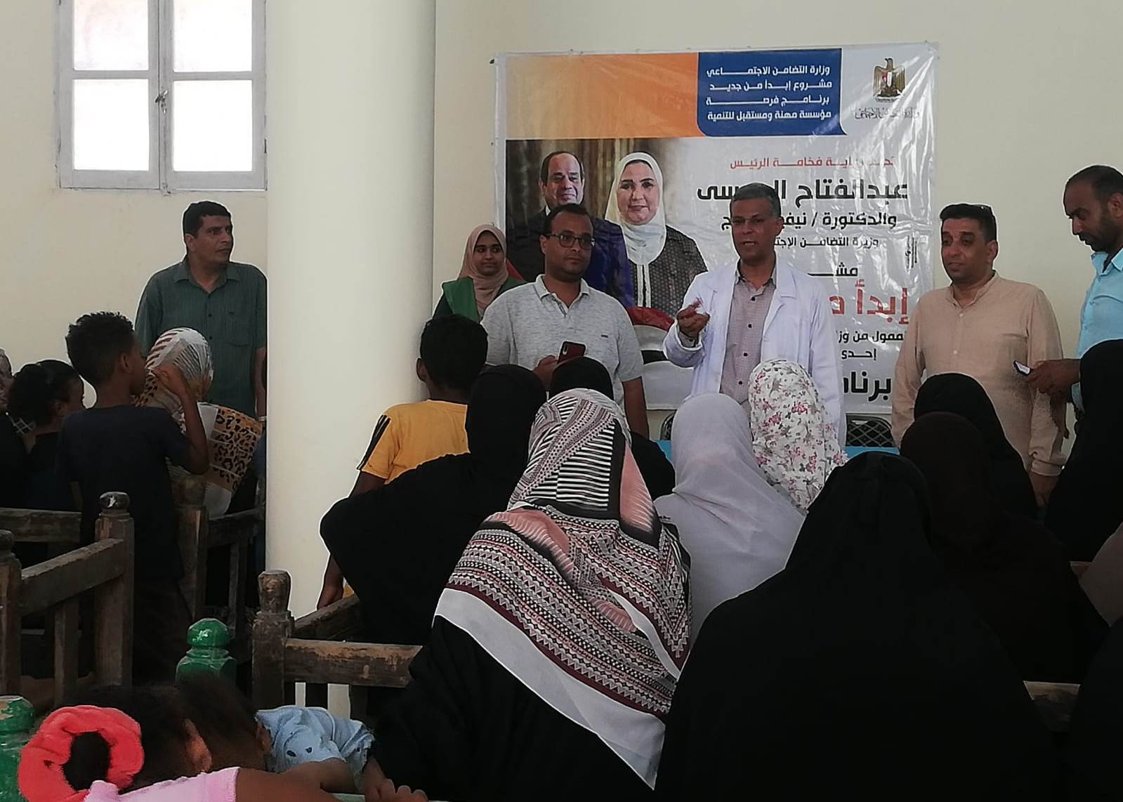 لقاء لتسليم أغنام للأسر المستحقة بمدينة الطود