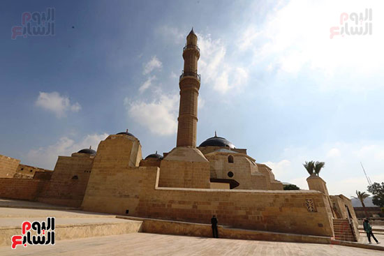 وزير السياحة والآثار يفتتح مسجد سارية الجبل بقلعة صلاح الدين الأيوبى (6)