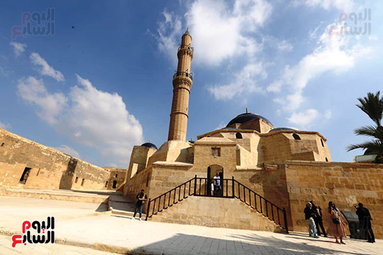 وزير السياحة والآثار يفتتح مسجد سارية الجبل بقلعة صلاح الدين الأيوبى (1)
