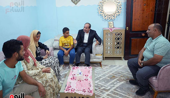 زيارة الرئيس السيسى لبنى سويف (46)
