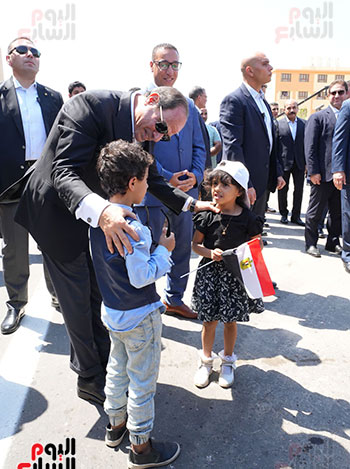 زيارة الرئيس السيسى لبنى سويف (62)
