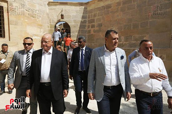 وزير السياحة والآثار يفتتح مسجد سارية الجبل بقلعة صلاح الدين الأيوبى (30)