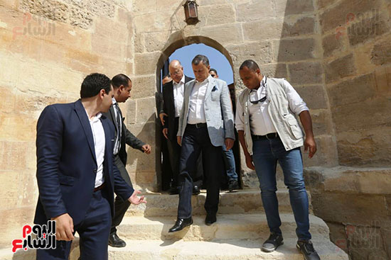 وزير السياحة والآثار يفتتح مسجد سارية الجبل بقلعة صلاح الدين الأيوبى (29)
