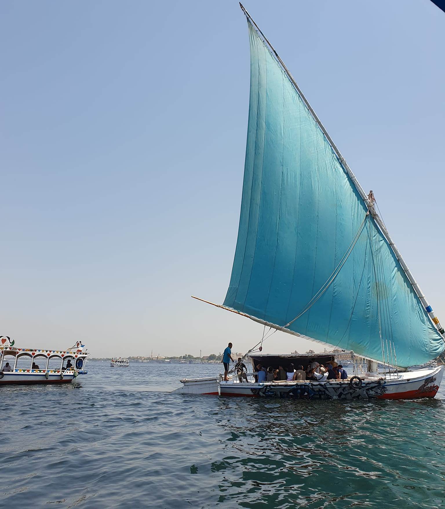 المراكب النيلية تبهج السياح فى نهر النيل بالأقصر