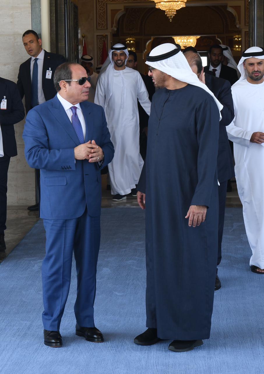 الرئيس السيسى يعود إلى أرض الوطن بعد لقاء الشيخ محمد بن زايد فى الإمارات (5)