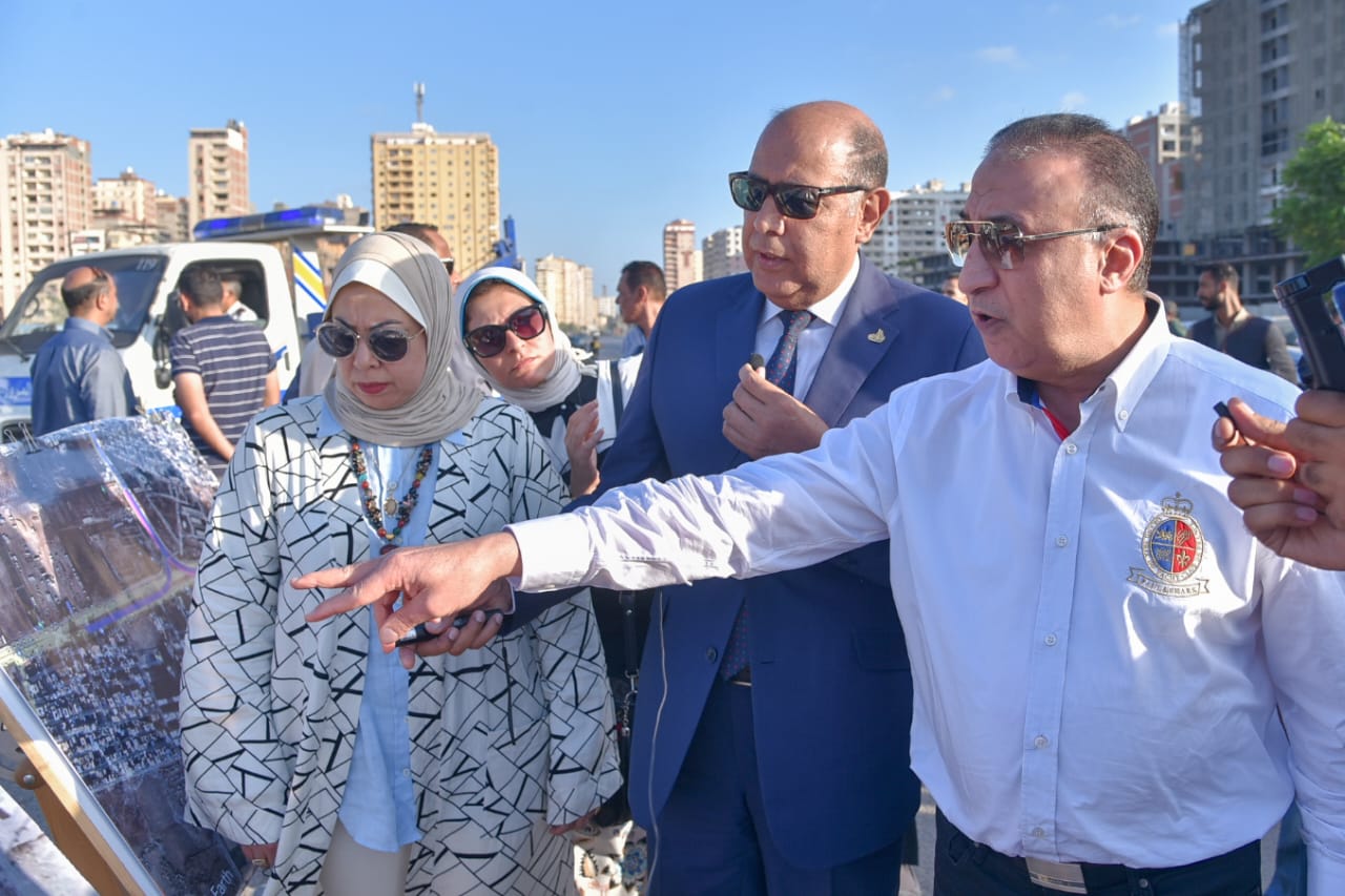 محافظ الإسكندرية يتفقد إنشاء الكوبرى