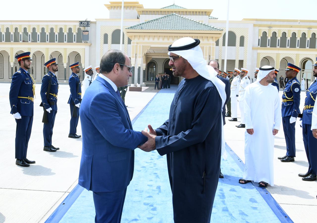 الرئيس السيسى يعود إلى أرض الوطن بعد لقاء الشيخ محمد بن زايد فى الإمارات (4)