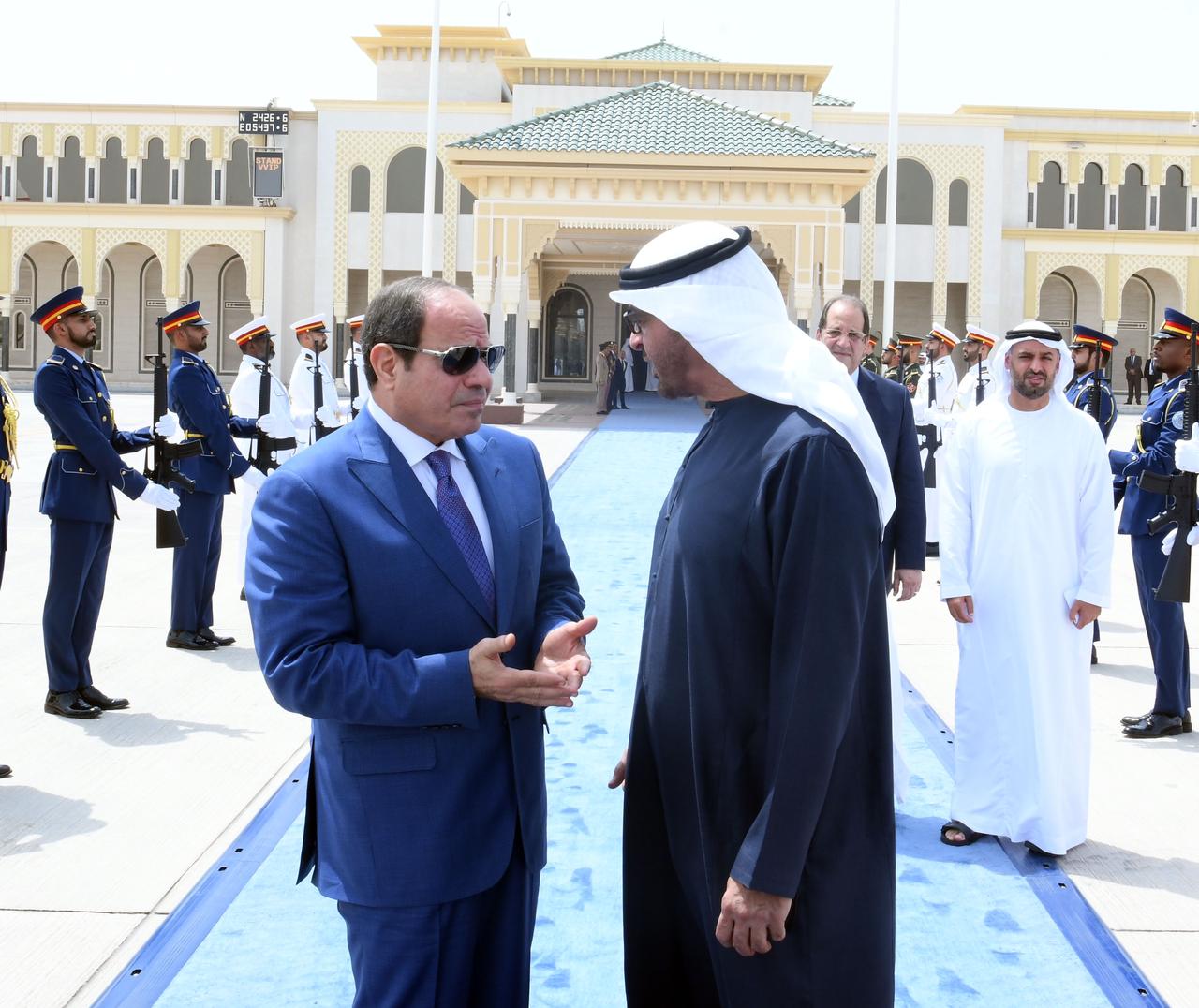 الرئيس السيسى يعود إلى أرض الوطن بعد لقاء الشيخ محمد بن زايد فى الإمارات (6)