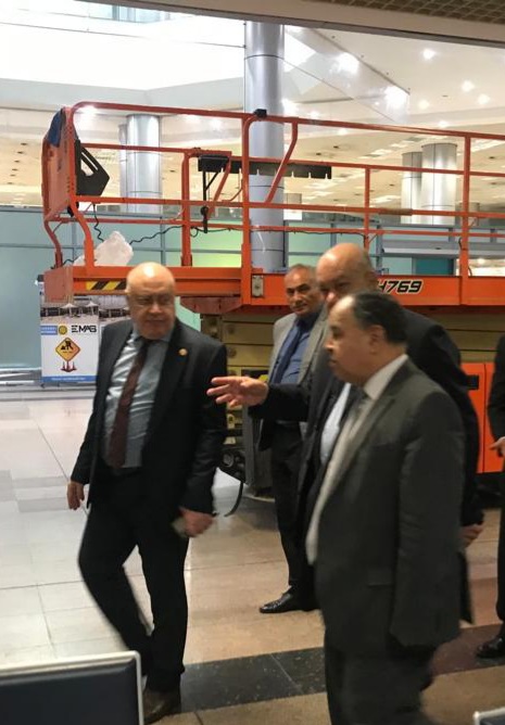 وزير المالية يتفقد استعداد مطار القاهرة  (5)