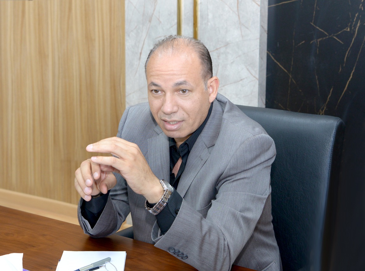 رئيس جامعة المنصورة الأهلية  (2)