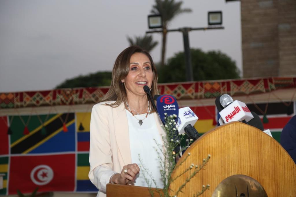 الدكتورة نيفين الكيلاني، وزيرة الثقافة (1)
