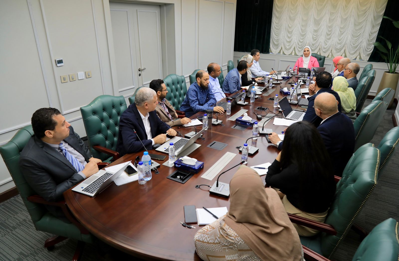 جانب من الاجتماعس