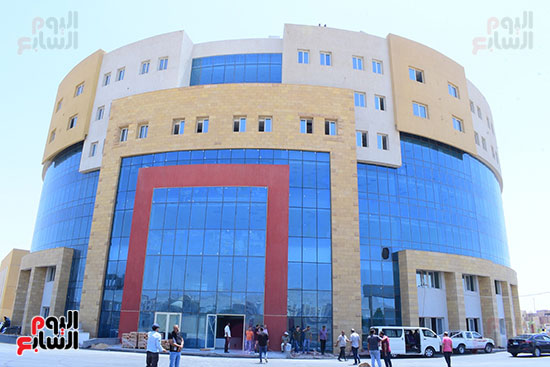 مبنى-المستشفى-بسوهاج