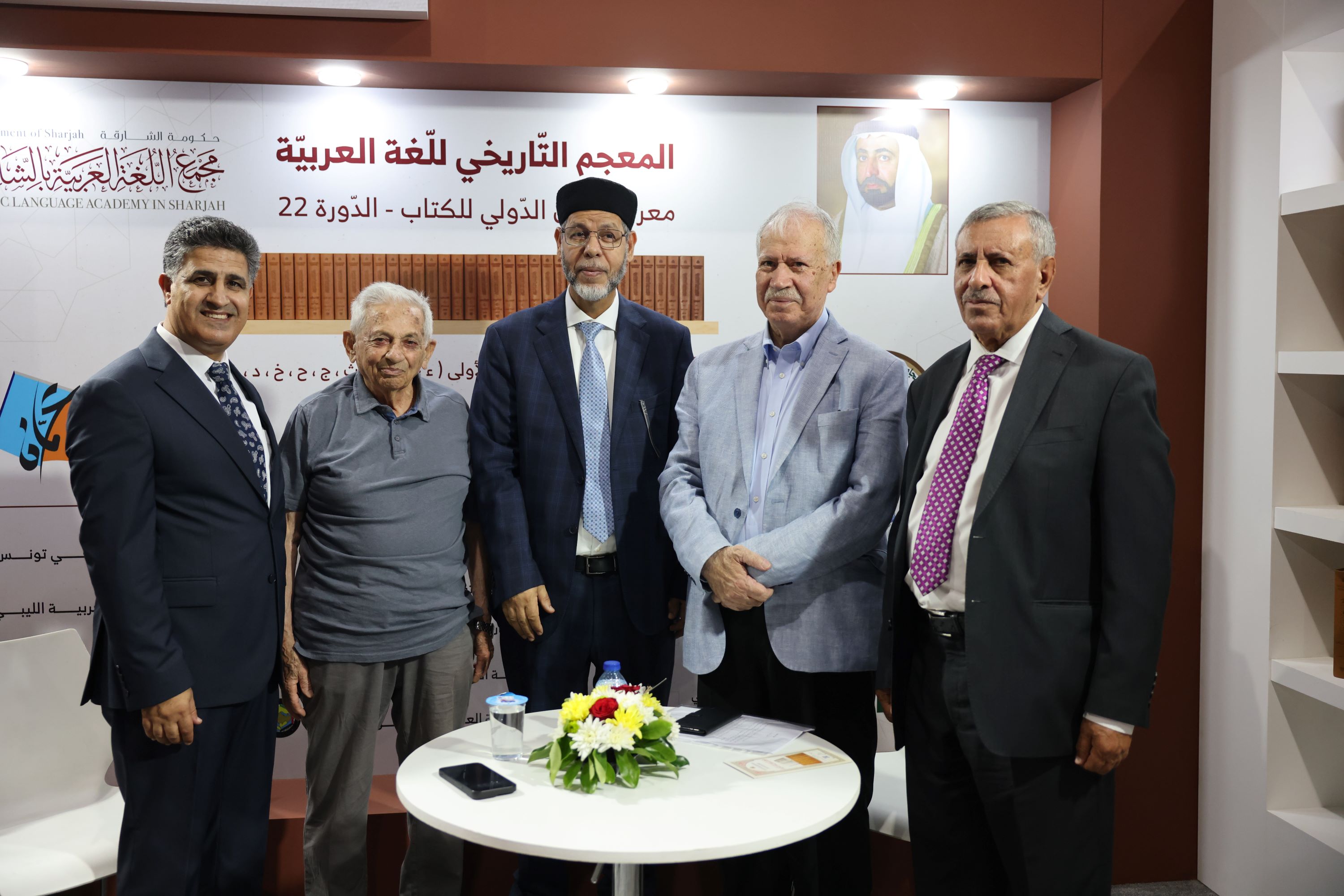امحمد صافي المستغانمي خلال مشاركته بمعرض عمان