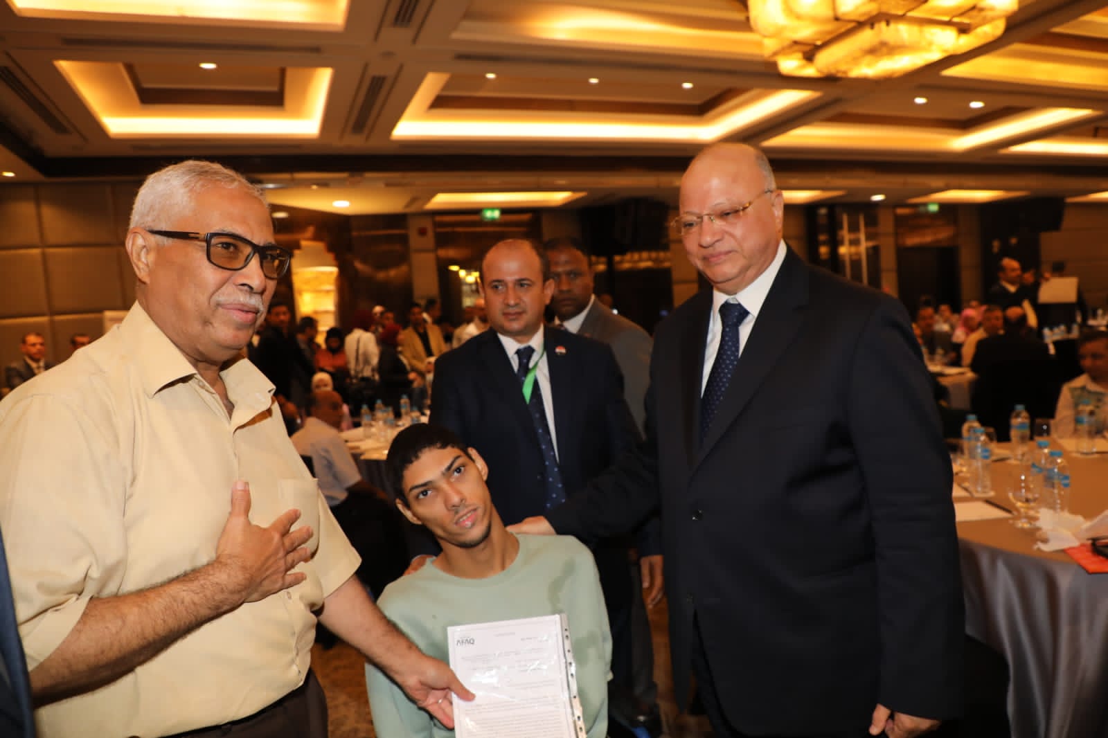 محافظ القاهرة يشارك فى مبادرة السلامة والصحة المهنية (5)