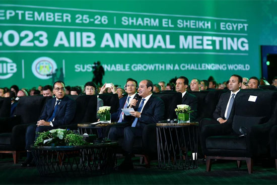 السيد الرئيس عبد الفتاح السيسي يشهد افتتاح النسخة الثامنة لاجتماعات مجلس محافظي البنك  (1)