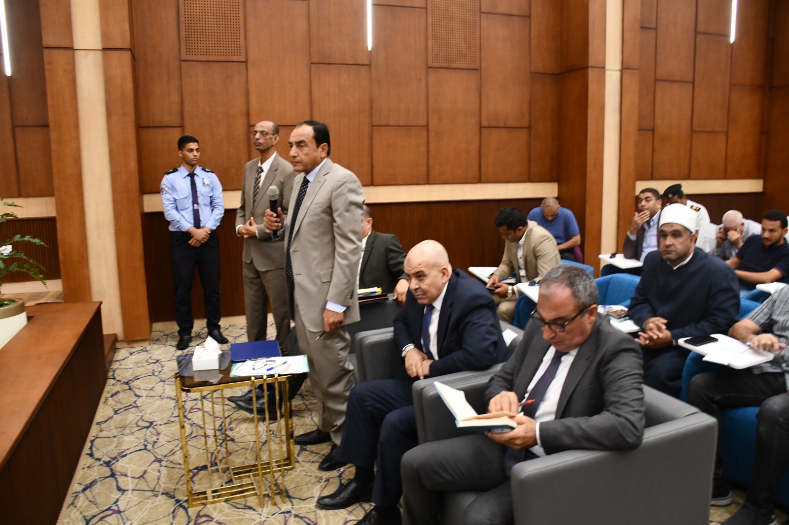  جلسة المجلس التنفيذى بمحافظة جنوب سيناء (6)