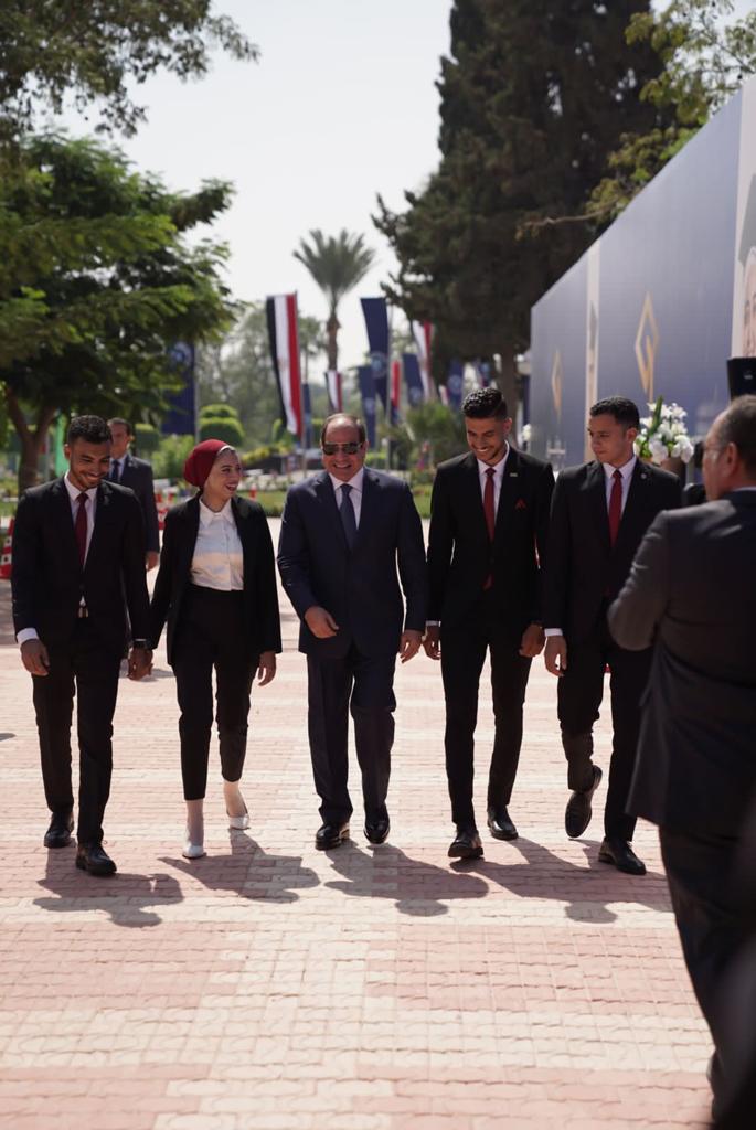 الرئيس السيسي يلتقى عددًا من رؤساء وممثلى اتحادات طلاب شباب الجامعات (2)