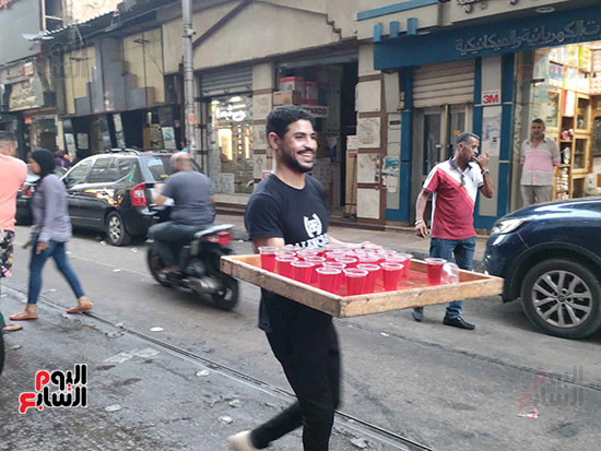 توزيع-شربات-علي-المواطنين-بوسط-الإسكندرية