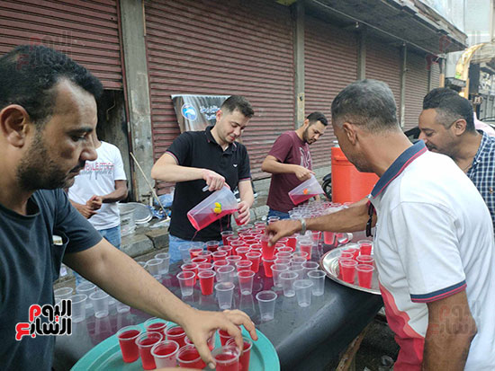 توزيع-شربات-علي-المواطنين-بمناسبة-المولد-النبوي-بالإسكندرية
