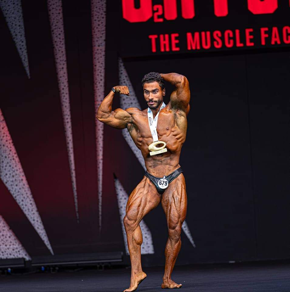 البطل عمرو الجمل حصد بطولة العالم في دبي برو لكمال الأجسام (11)
