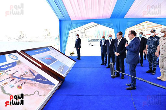 الرئيس عبد الفتاح  السيسي خلال افتتاح محطة تحيا مصر