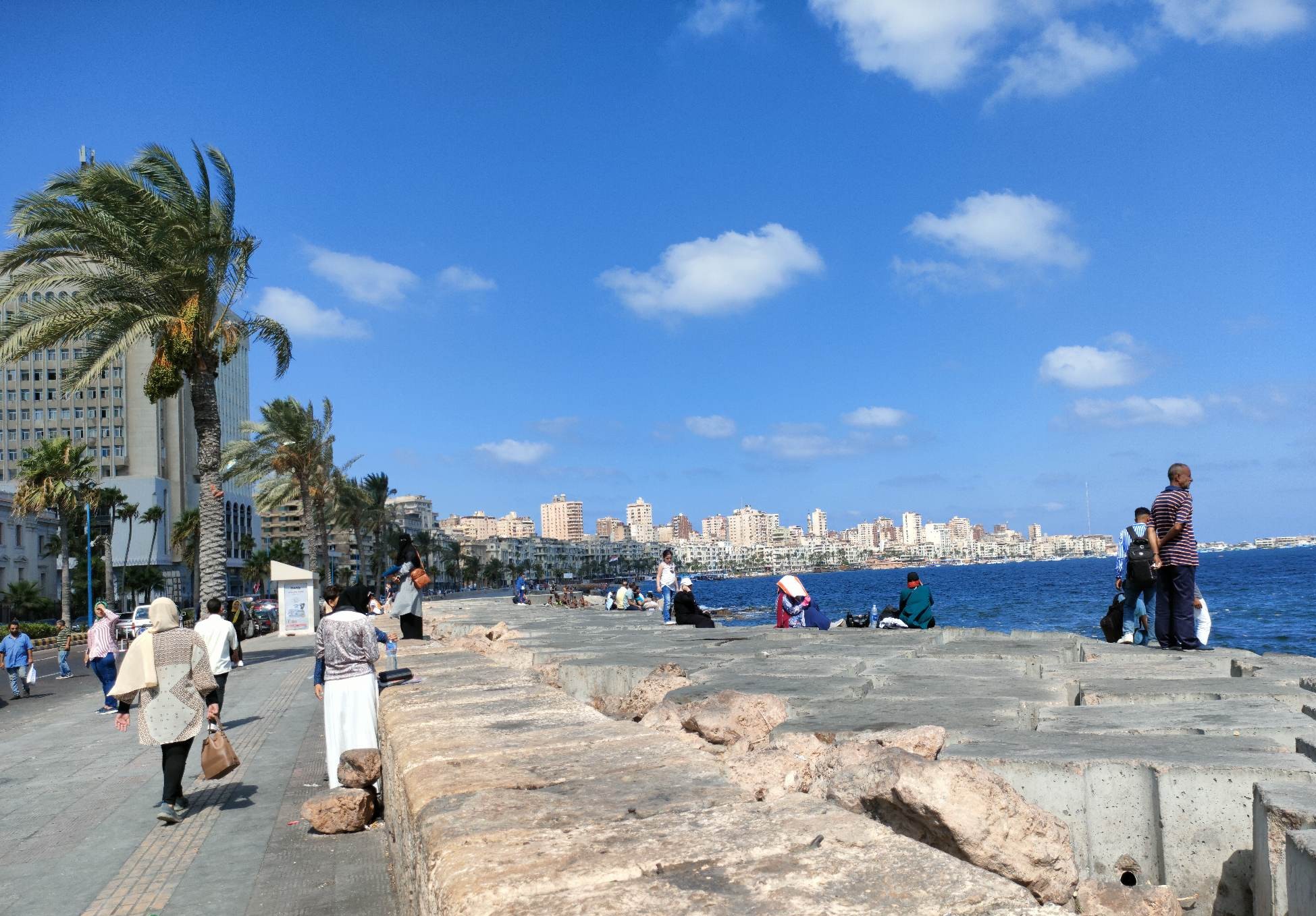 الطقس  ودرجات الحرارة المتوقعة في الإسكندرية