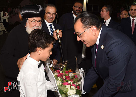 رئيس الوزراء خلال زيارته للمستشفى المصرى القبطى فى نيروبى (5)
