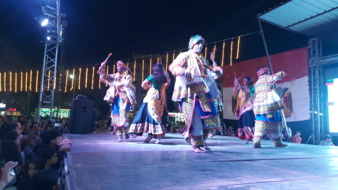 فرقة الهند تواصل عروضها على مسرح الشيخ زايد ضمن مهرجان الإسماعيلية الدولي للفنون الشعبية  (2)