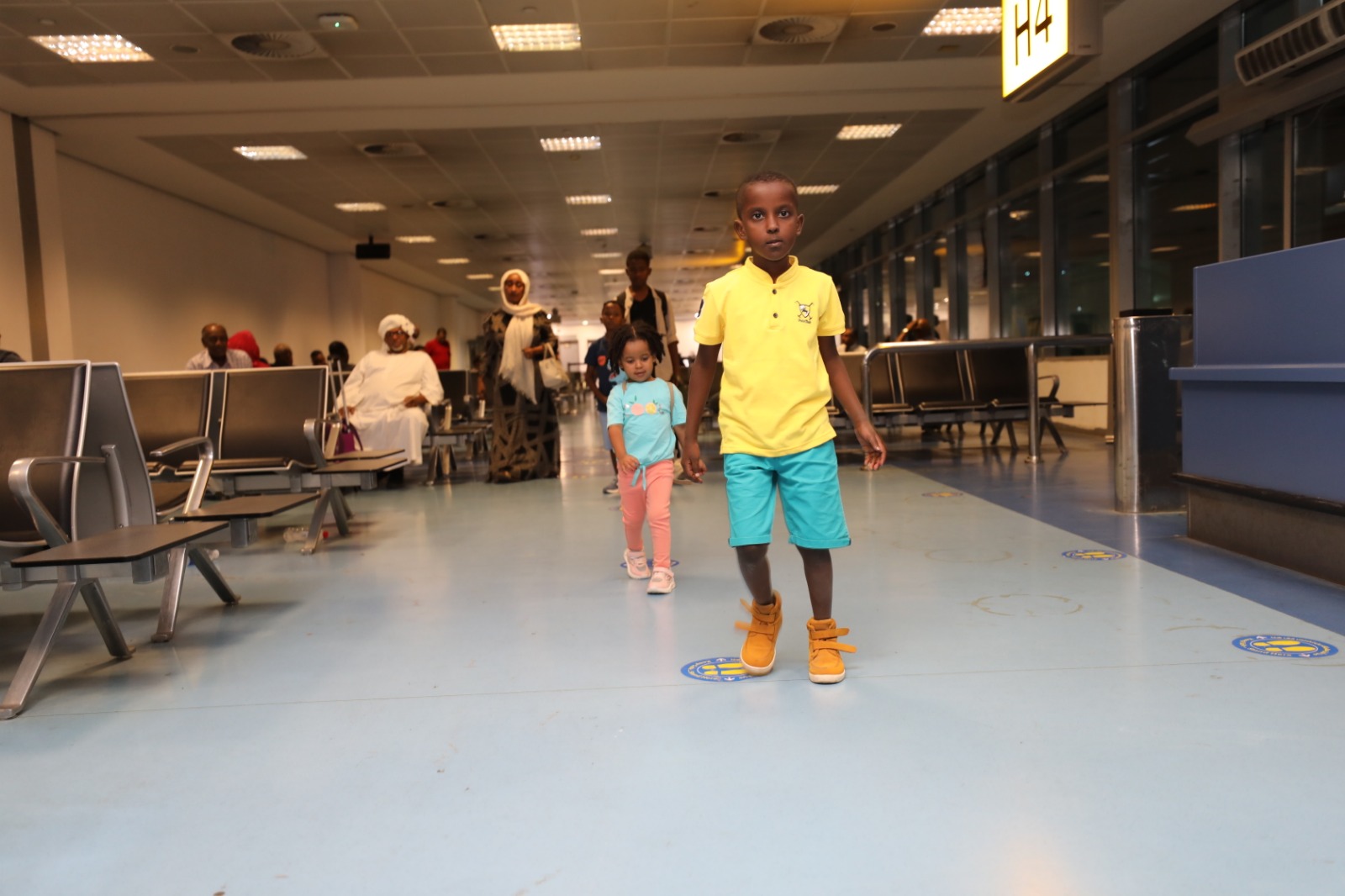 مطار بورتسودان يستقبل أولى رحلات مصر للطيران (7)