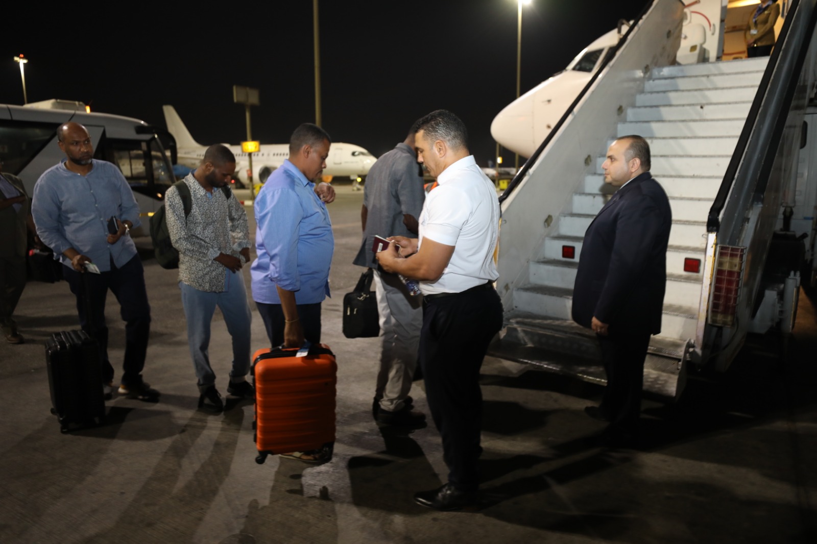 مطار بورتسودان يستقبل أولى رحلات مصر للطيران (11)