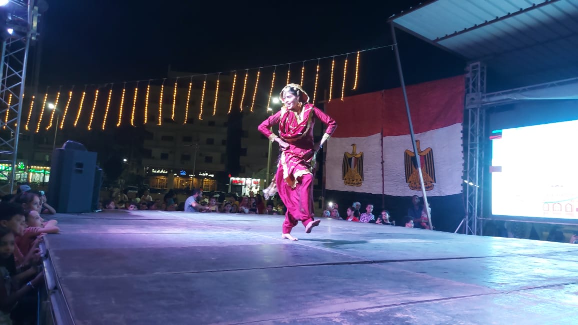 فرقة الهند تواصل عروضها على مسرح الشيخ زايد ضمن مهرجان الإسماعيلية الدولي للفنون الشعبية  (14)