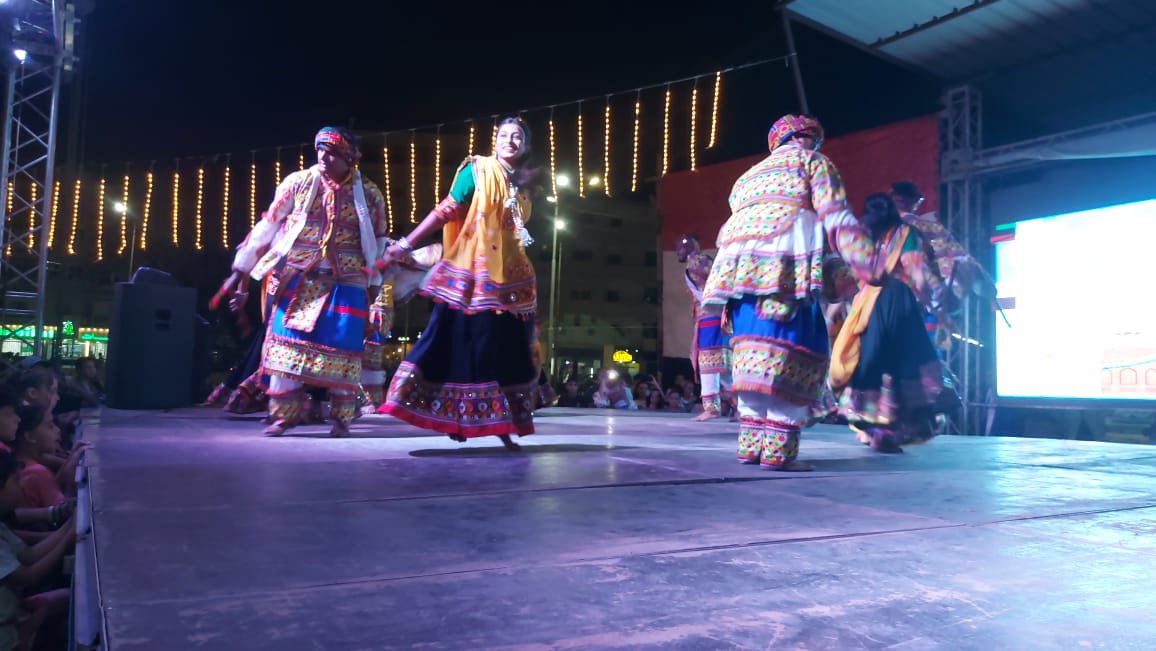 فرقة الهند تواصل عروضها على مسرح الشيخ زايد ضمن مهرجان الإسماعيلية الدولي للفنون الشعبية  (15)