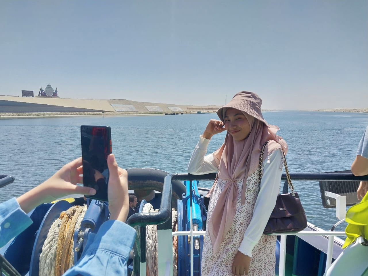جولة بحرية بقناة السويس للفِرق المشاركة بمهرجان الإسماعيلية (2)